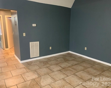 216 W Statesville Avenue - Photo Thumbnail 20