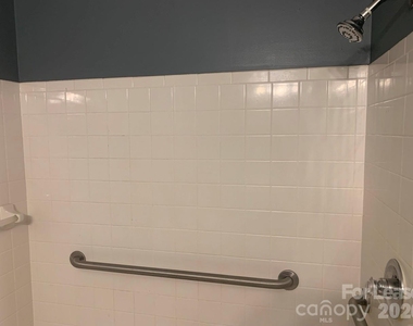 216 W Statesville Avenue - Photo Thumbnail 13