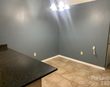 216 W Statesville Avenue - Photo Thumbnail 16