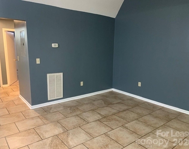 216 W Statesville Avenue - Photo Thumbnail 21