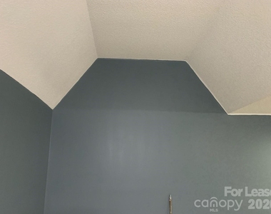 216 W Statesville Avenue - Photo Thumbnail 14