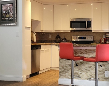 3605 Nw 21st Court - Photo Thumbnail 9