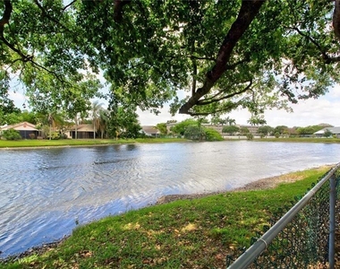 3605 Nw 21st Court - Photo Thumbnail 4