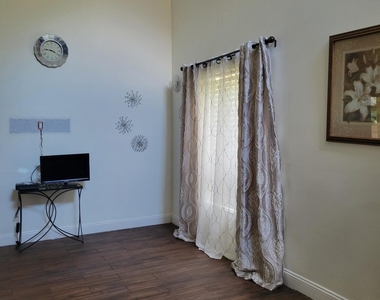 3605 Nw 21st Court - Photo Thumbnail 11