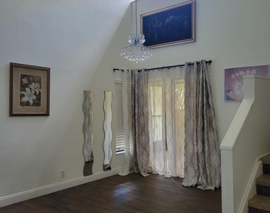 3605 Nw 21st Court - Photo Thumbnail 12