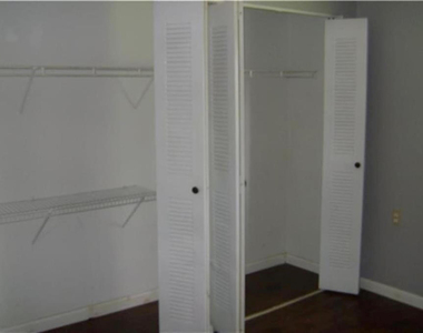1089 N Benoist Farms Road - Photo Thumbnail 11