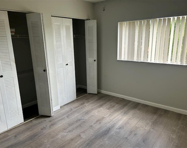 1089 N Benoist Farms Road - Photo Thumbnail 10