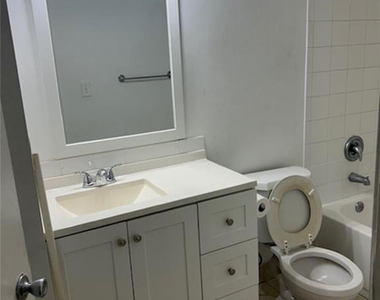 1089 N Benoist Farms Road - Photo Thumbnail 12
