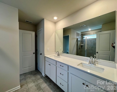 314 Hamptons Cove Road - Photo Thumbnail 24