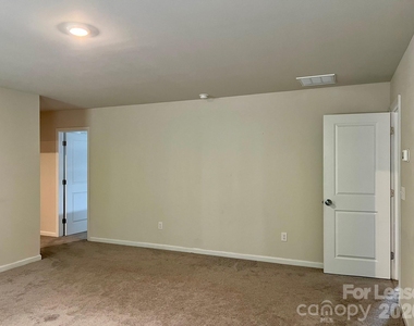 314 Hamptons Cove Road - Photo Thumbnail 23
