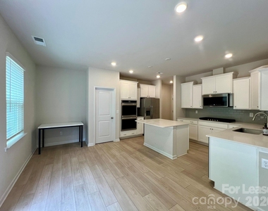 314 Hamptons Cove Road - Photo Thumbnail 11