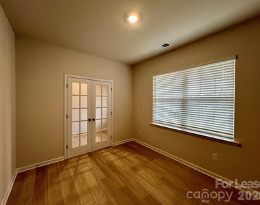 314 Hamptons Cove Road - Photo Thumbnail 4