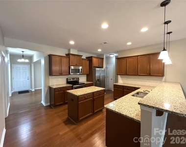 13320 Hunting Birds Lane - Photo Thumbnail 6