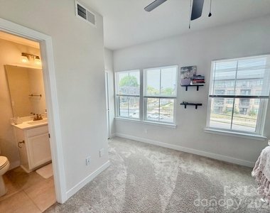 3735 S Tryon Street - Photo Thumbnail 22