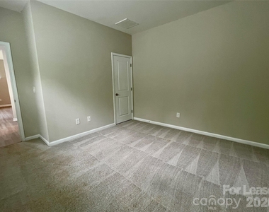 601 Deep River Way - Photo Thumbnail 6