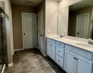 601 Deep River Way - Photo Thumbnail 11