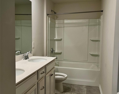 601 Deep River Way - Photo Thumbnail 18