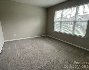 601 Deep River Way - Photo Thumbnail 16