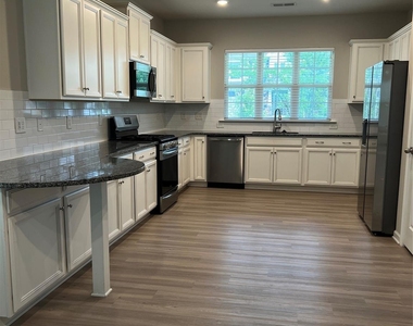 601 Deep River Way - Photo Thumbnail 3