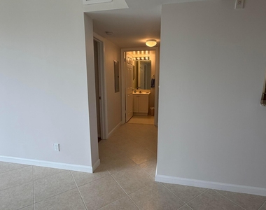 519 E Sheridan Street - Photo Thumbnail 11