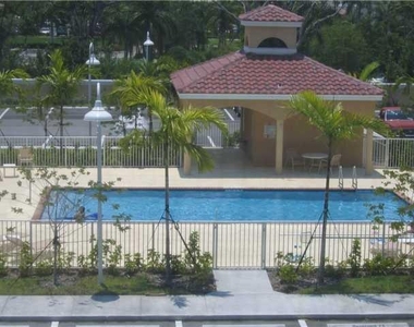 519 E Sheridan Street - Photo Thumbnail 14