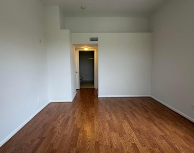 519 E Sheridan Street - Photo Thumbnail 6