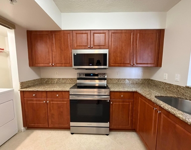 519 E Sheridan Street - Photo Thumbnail 4
