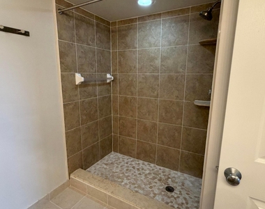 519 E Sheridan Street - Photo Thumbnail 9