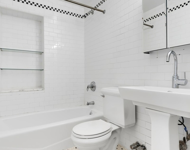 122 East 27th Street - Photo Thumbnail 3