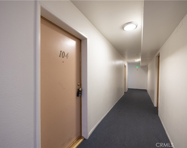 321 S Occidental Boulevard - Photo Thumbnail 13