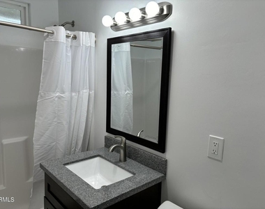 109 Bald Street - Photo Thumbnail 3
