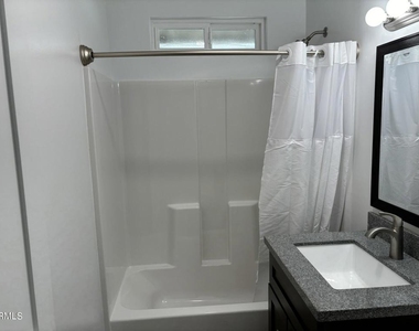 109 Bald Street - Photo Thumbnail 4
