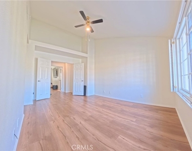 415 E Bougainvillea - Photo Thumbnail 10