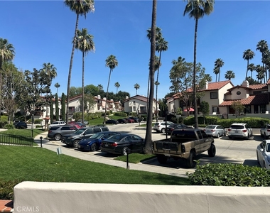 415 E Bougainvillea - Photo Thumbnail 5