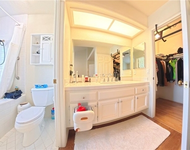 415 E Bougainvillea - Photo Thumbnail 15