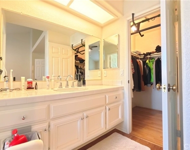 415 E Bougainvillea - Photo Thumbnail 16