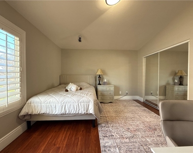 12210 Vista Court - Photo Thumbnail 36