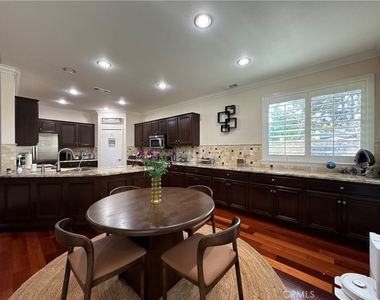 12210 Vista Court - Photo Thumbnail 16
