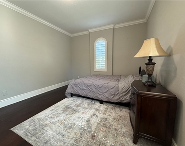 12210 Vista Court - Photo Thumbnail 30