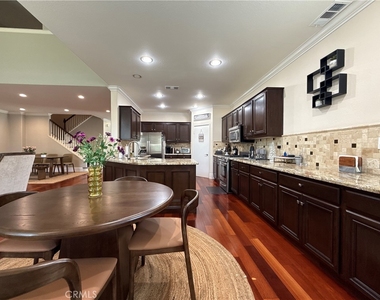 12210 Vista Court - Photo Thumbnail 17