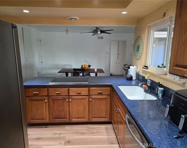444 Redlands Avenue - Photo Thumbnail 10