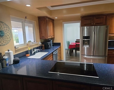 444 Redlands Avenue - Photo Thumbnail 12