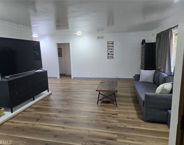 444 Redlands Avenue - Photo Thumbnail 18