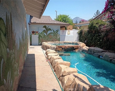 444 Redlands Avenue - Photo Thumbnail 4