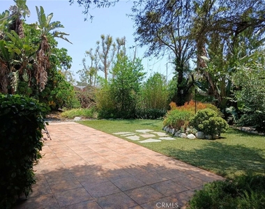 444 Redlands Avenue - Photo Thumbnail 7