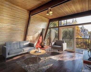 7912 Willow Glen Road - Photo Thumbnail 4