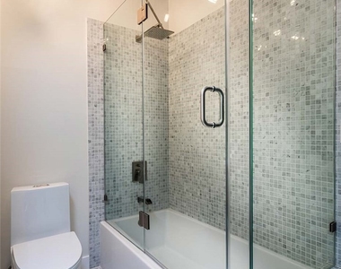 7912 Willow Glen Road - Photo Thumbnail 14