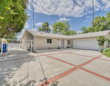 20516 Clark Street - Photo Thumbnail 2