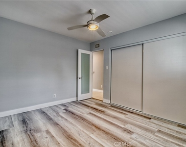 20516 Clark Street - Photo Thumbnail 19