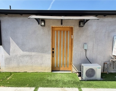 7257 Wilbur Avenue - Photo Thumbnail 3